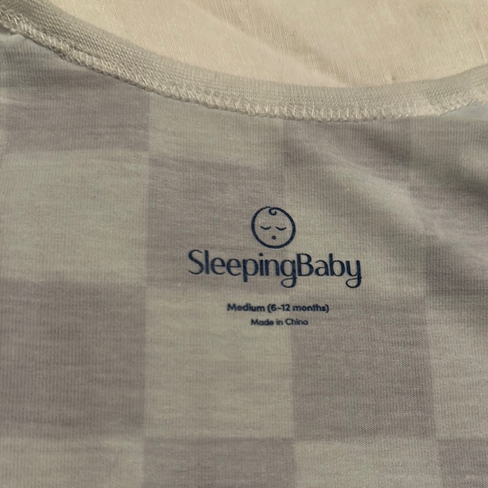 Sleeping Baby Zipadee Zip Swaddle - Picture 2 of 3